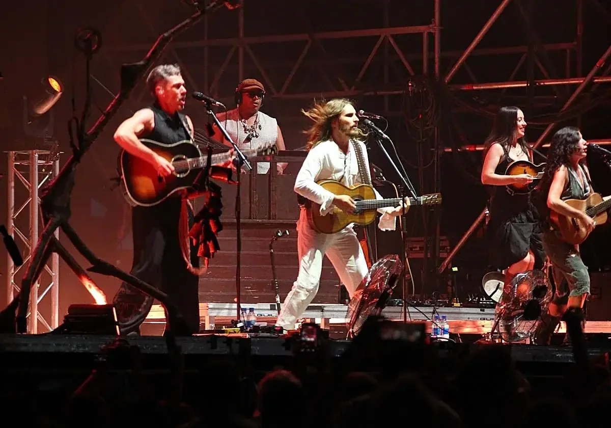 La segunda etapa del Festival Ebrovisión atrajo a numerosos asistentes que disfrutaron de una variedad de conciertos.