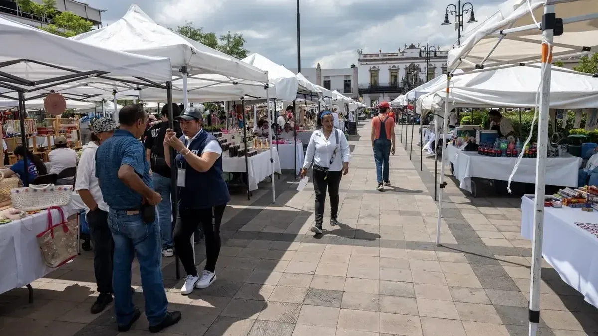 El evento promovió la economía local con la participación de emprendedores y cocineras tradicionales.