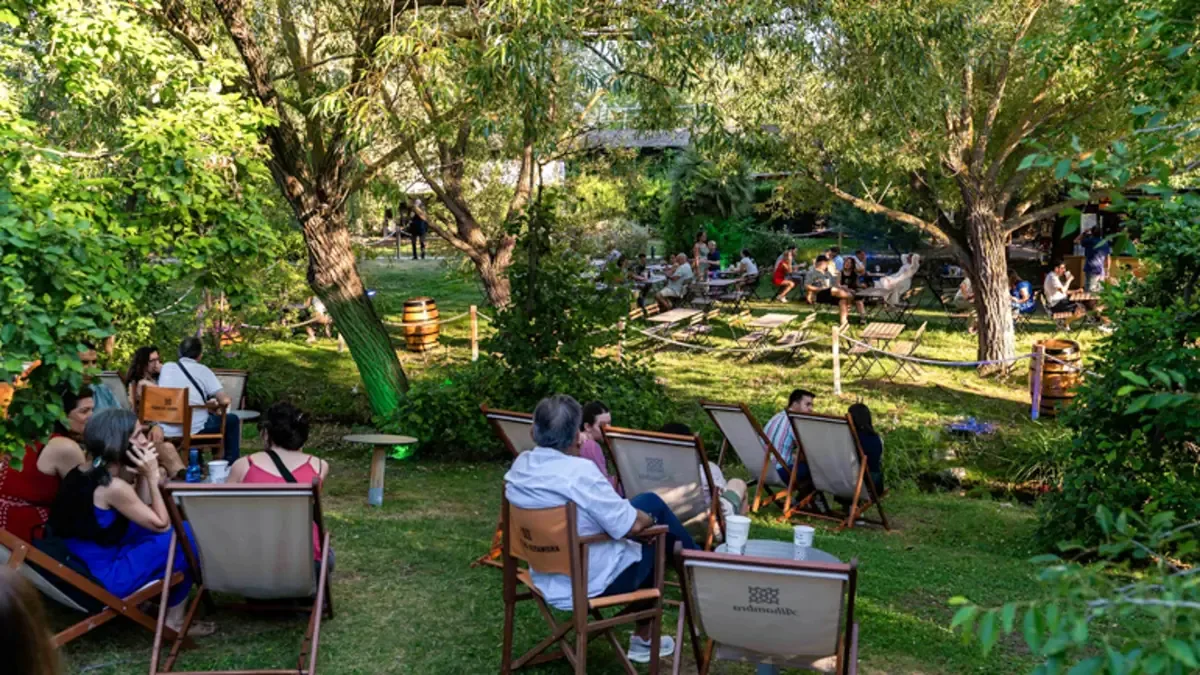 La Zona Momentos Alhambra enriquecerá el festival con una variada programación musical.