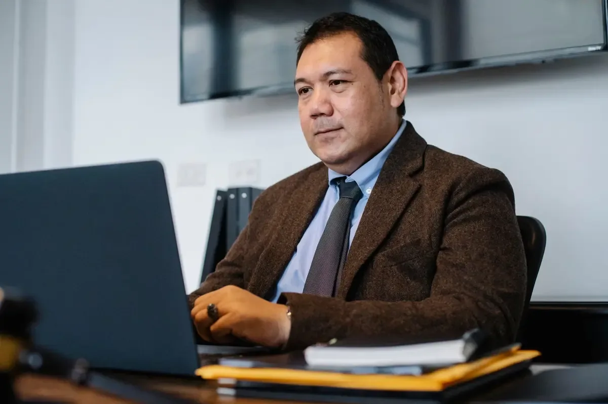 La investigación revela vínculos de Ruffo Appel con una red de contrabando de combustible.