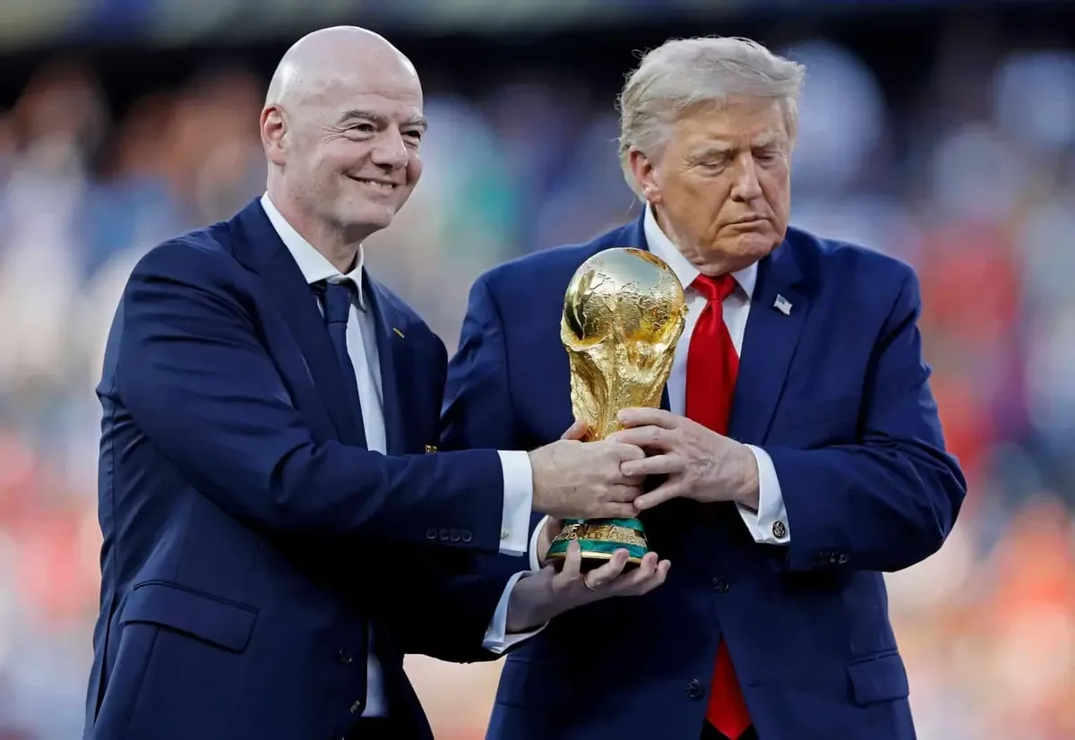La organización futbolística global lidia con cuestionamientos sobre su gobernanza y moralidad.
