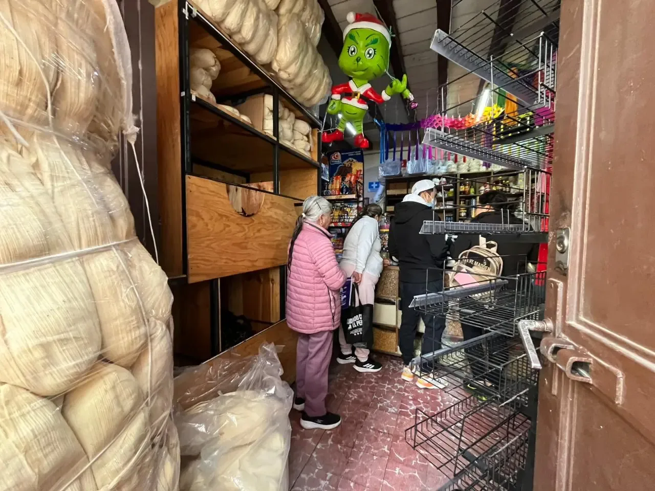 Filas en tamalerías del Edomex en el Día de la Candelaria.