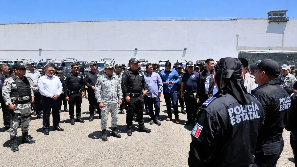 Un operativo para garantizar la seguridad de comerciantes y visitantes en la capital oaxaqueña.