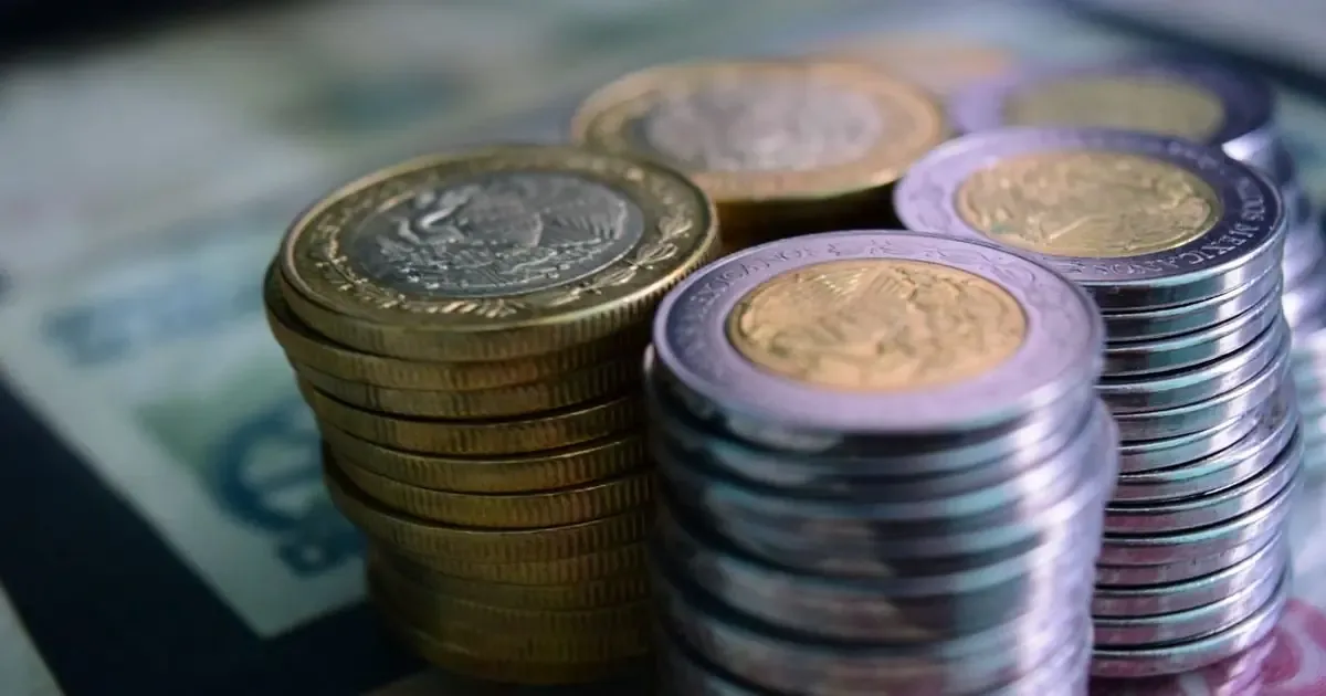 La calificación de Fitch, clave para la economía mexicana, resalta fortalezas y riesgos que enfrenta el país.