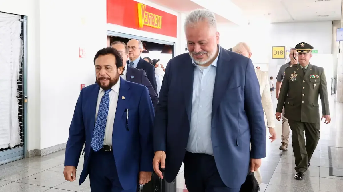 La llegada de Ulloa destaca la relación entre El Salvador y Colombia en el nuevo gobierno.