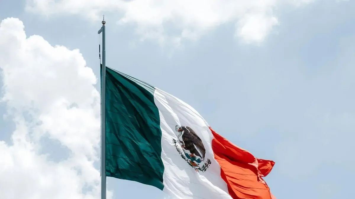 México se beneficia de la demanda de electrónicos en EE. UU. mientras que Canadá enfrenta retos comerciales.