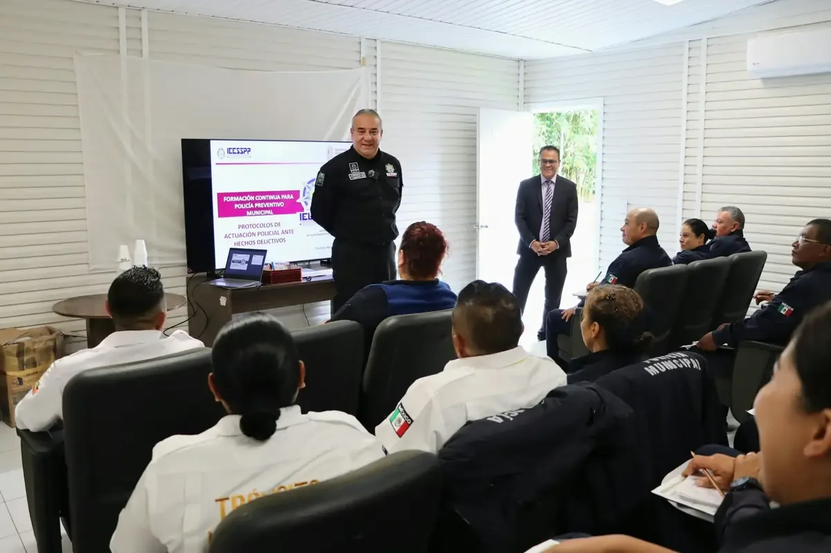 Los cursos buscan actualizar los conocimientos de los cuerpos de seguridad en Michoacán.