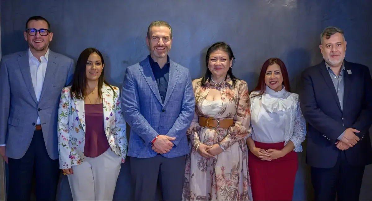 El alcalde de Monterrey y magistrados del TFJA buscan mejorar la colaboración institucional.