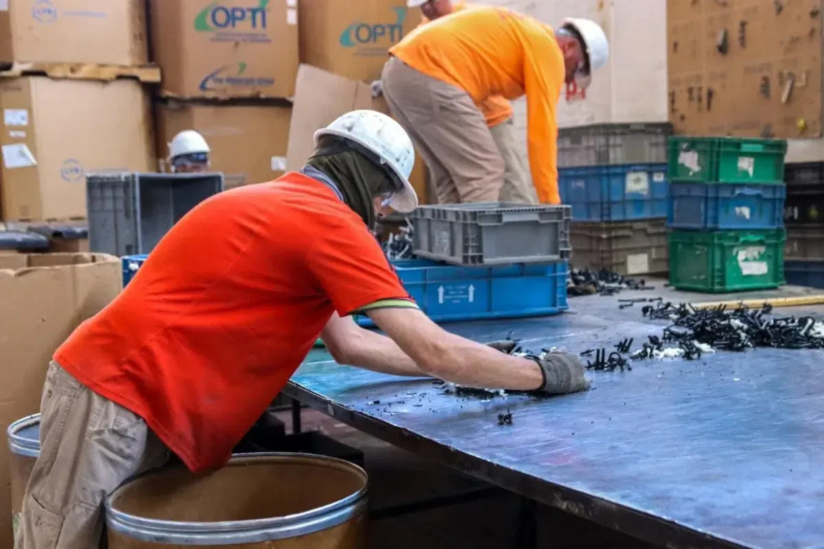 Las industrias en Ceresos ofrecen trabajo y aprendizaje para reducir la reincidencia.