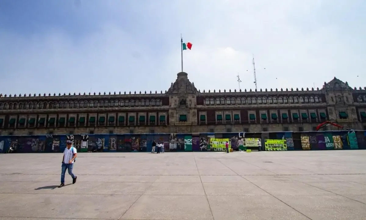 El blindaje del Palacio Nacional busca prevenir alteraciones en la conmemoración de la masacre de 1968.