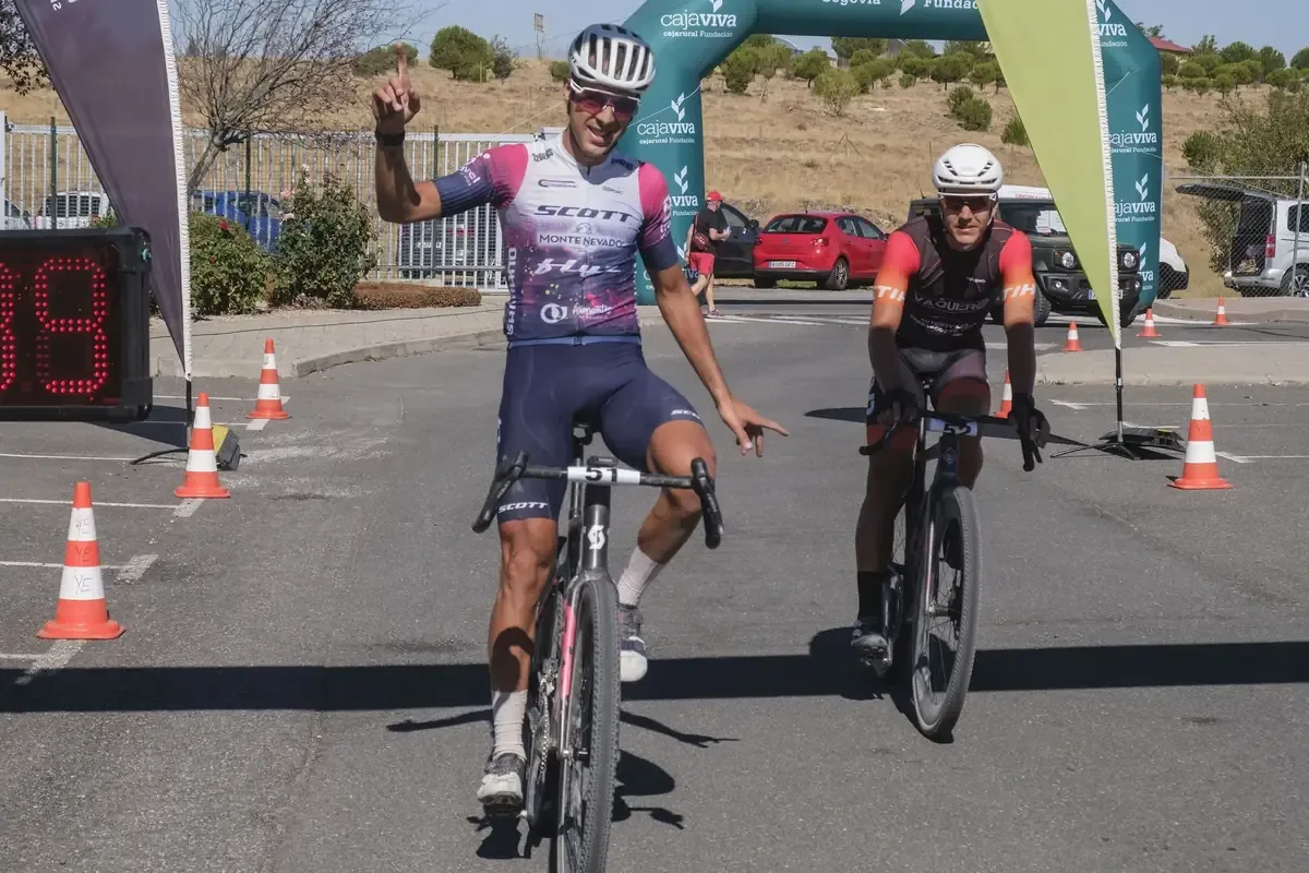 La carrera se disputó el domingo y contó con un recorrido de 104 km y un desnivel positivo de 1.600 m.