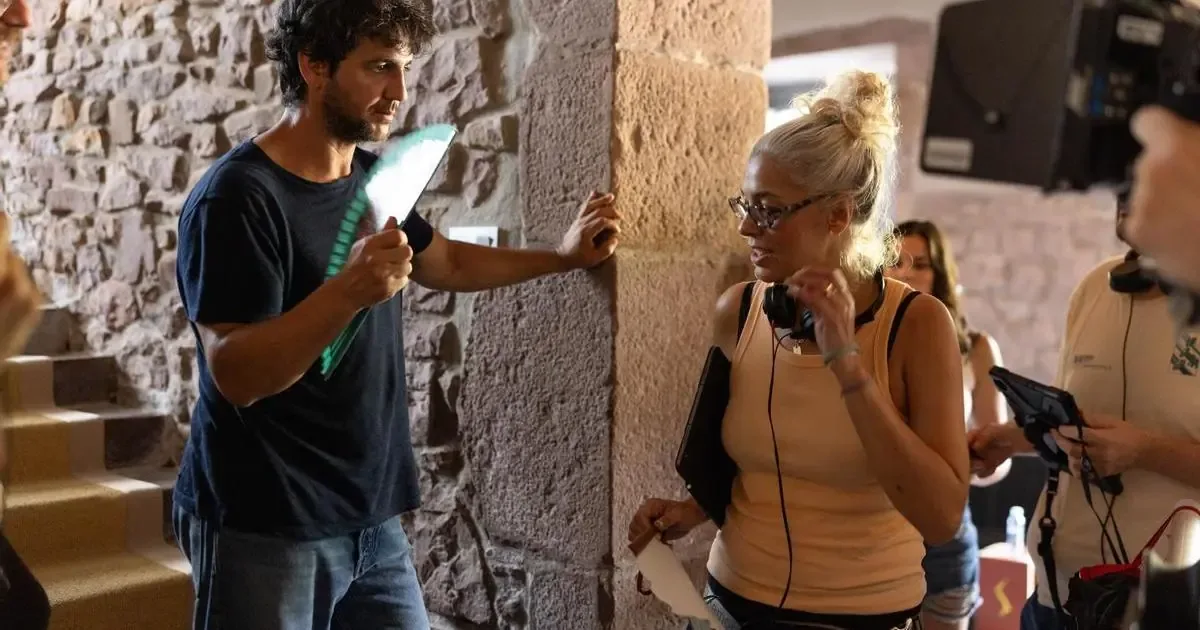 El actor comparte su experiencia en Navarra mientras trabaja en nuevos proyectos cinematográficos.