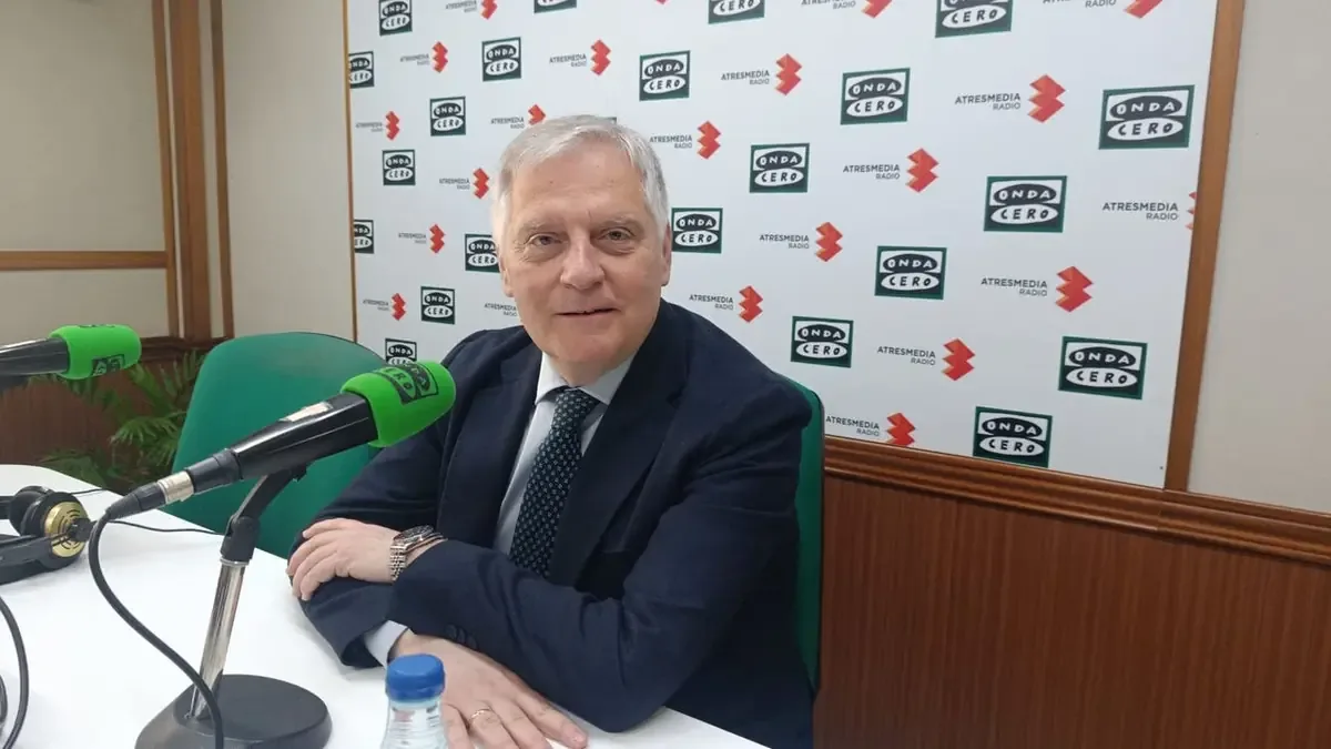 Francisco Cañizares pide a la ministra de Vivienda reducir el costo del suelo industrial para atraer empresas.