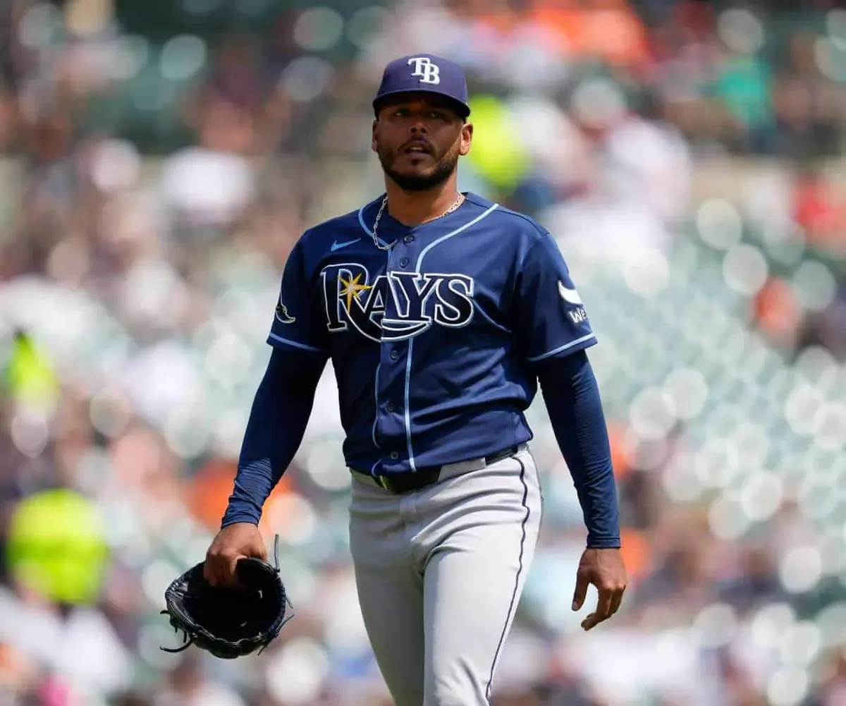 La destacada actuación del lanzador dominicano asegura triunfo crucial para Tampa Bay.
