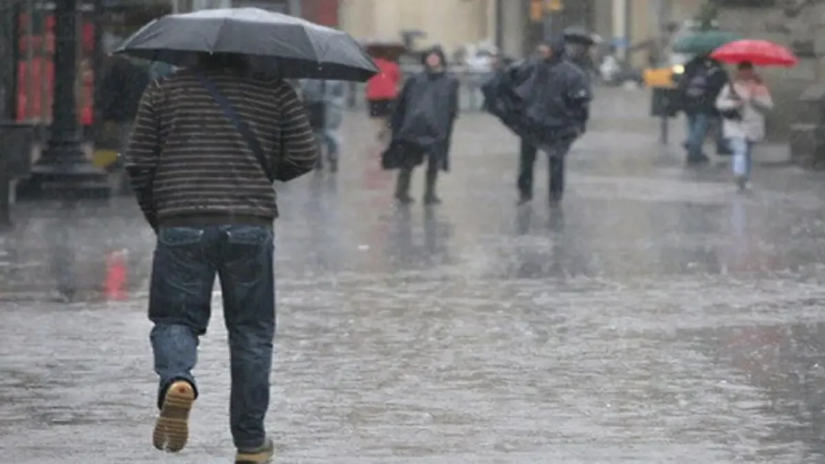 Un frente frío afectará diversas regiones, provocando lluvias fuertes y condiciones severas en el norte del país.