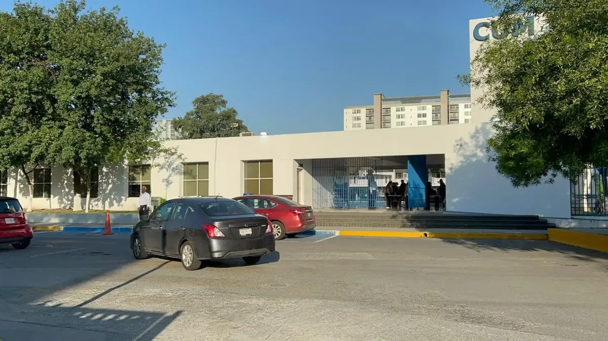 La institución ofrece recompensa por información que ayude a identificar al responsable de las amenazas en los baños.