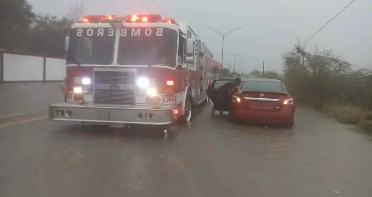 Las intensas precipitaciones en Matamoros generan riesgos de inundaciones y complican el tránsito en varias calles.
