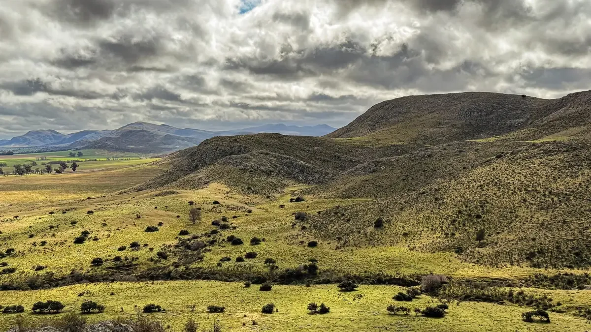 Las inclemencias del tiempo impactan diversas comunidades del noroeste de México.