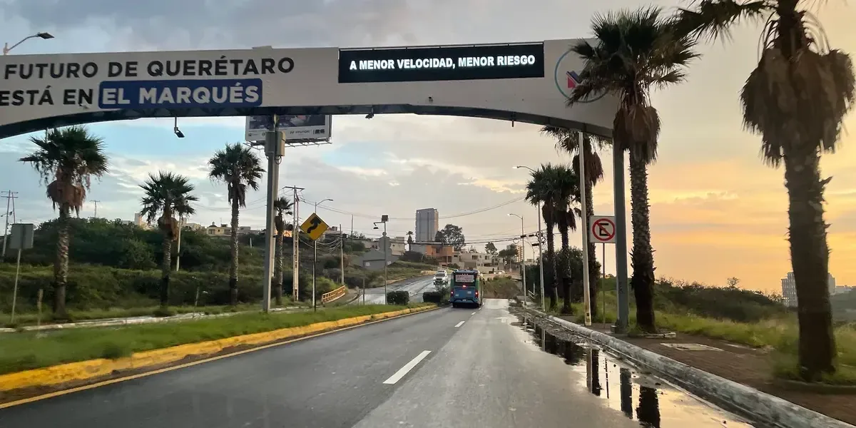 La llegada de un sistema frontal provoca intensas precipitaciones y granizo en la región queretana.