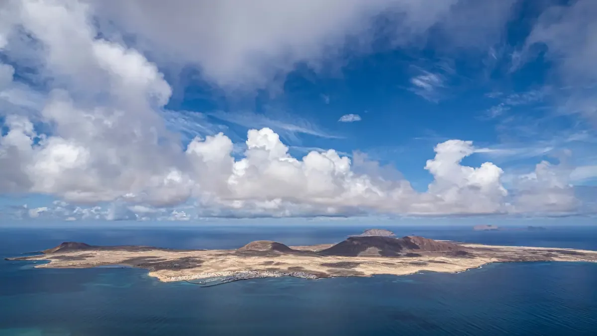 La transición de energías renovables en Fuerteventura aumenta impacto ambiental y social en la isla.