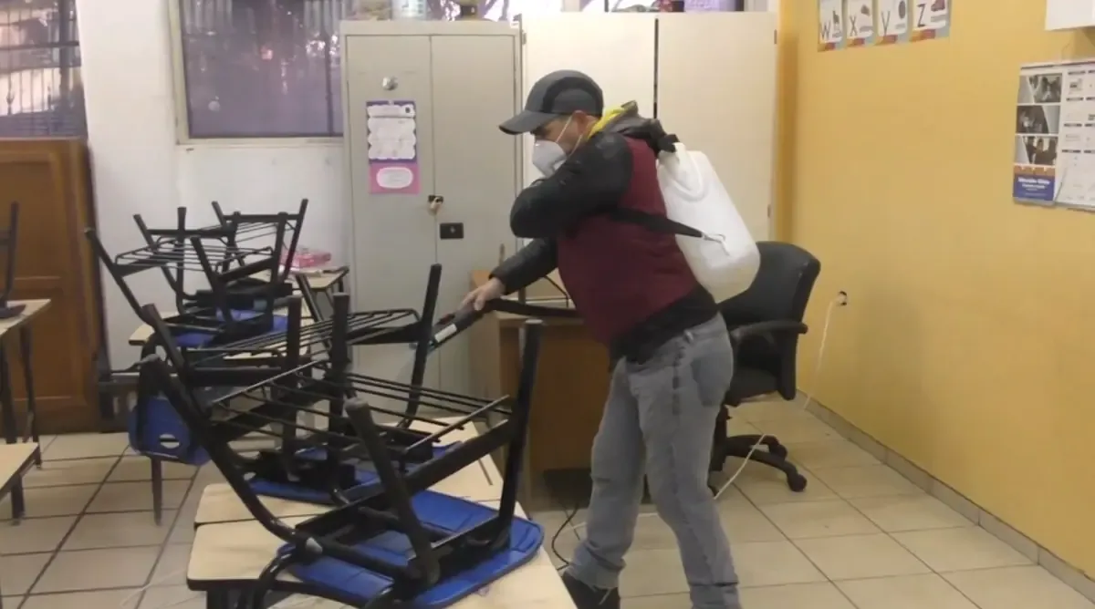 La Secretaría de Educación Pública Municipal busca asegurar un entorno escolar limpio y evitar riesgos sanitarios.