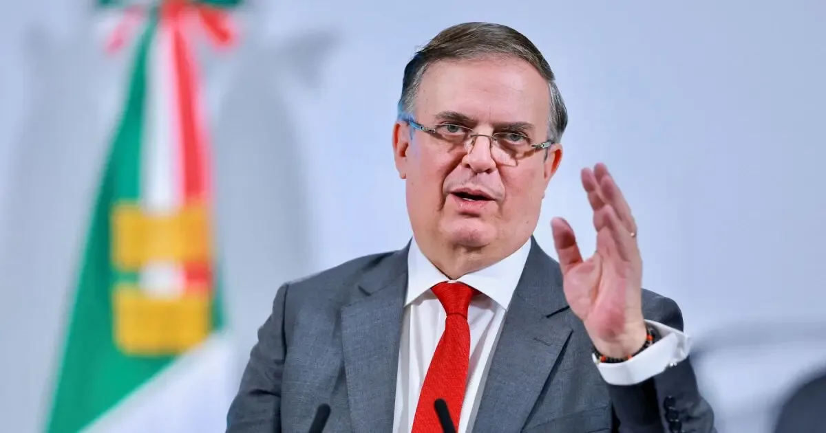 Funcionarios mexicanos durante la estrategia arancelaria para proteger la industria automotriz y el empleo nacional.