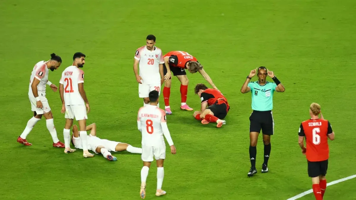 Austria espera que su defensa se recupere a tiempo para un partido crucial en el Mundial.