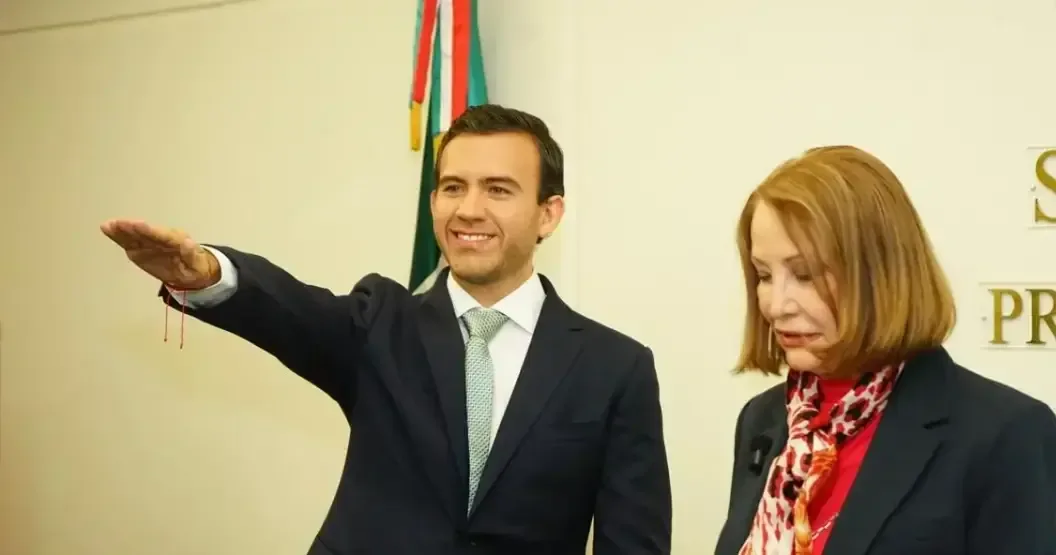 El legislador promete impulsar el desarrollo social y económico de su estado.