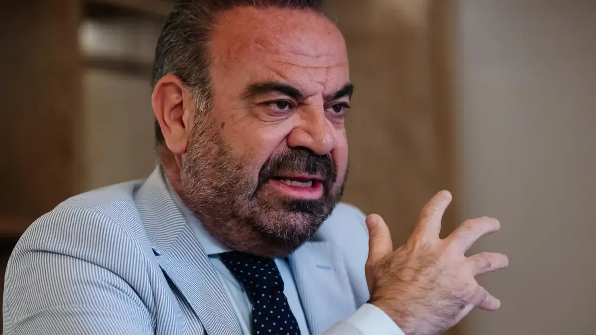 El CEO de Meliá Hotels aboga por la regulación turística y la mejora en el acceso a la vivienda para empleados.