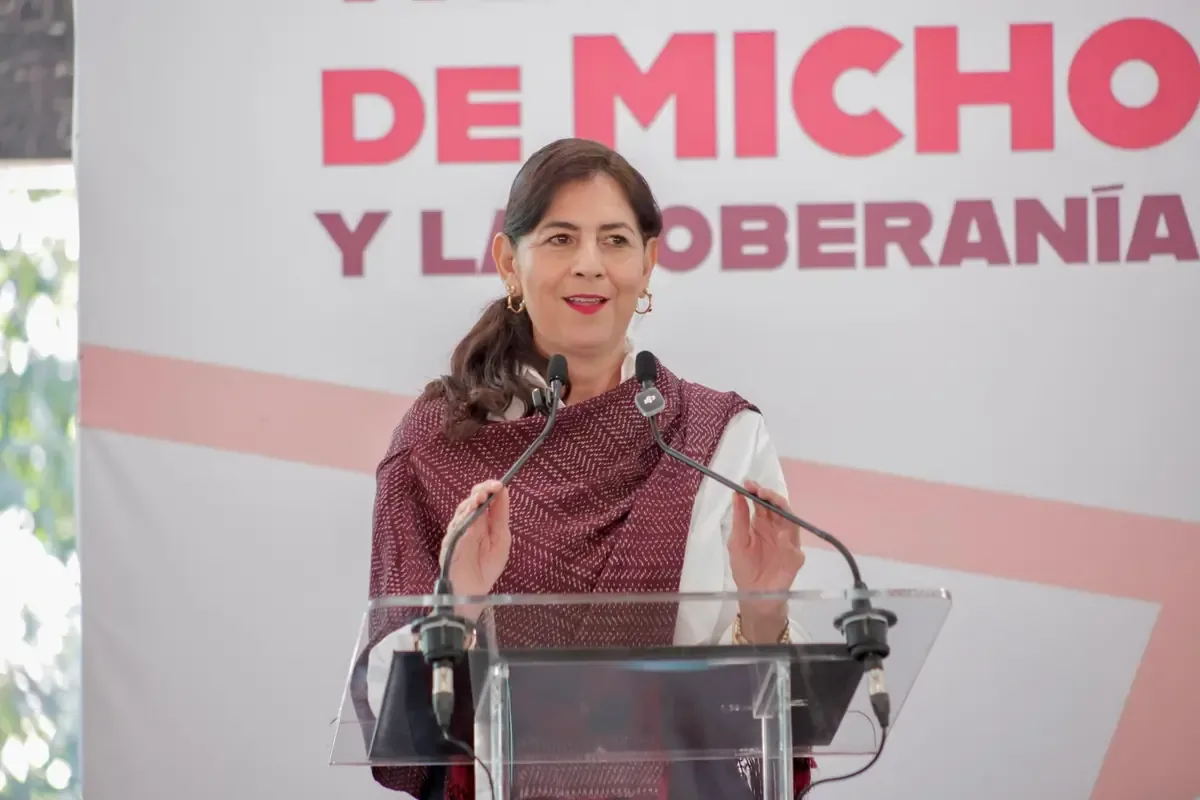 Se enfatiza el papel del diálogo ciudadano y los proyectos educativos para la transformación social.