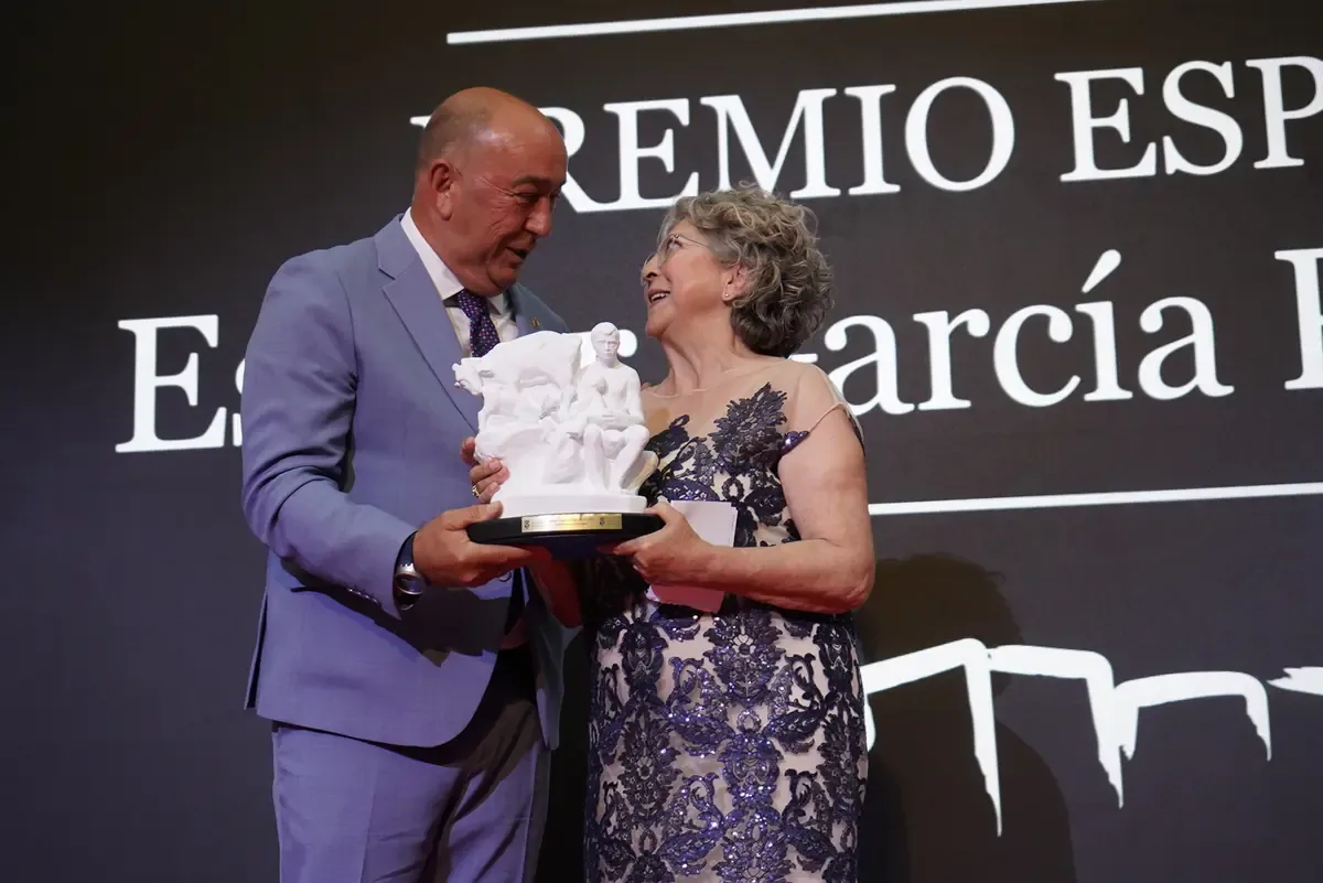 La cineasta de Cedillo de la Torre recibe el Premio Especial y destaca la importancia de los pueblos.