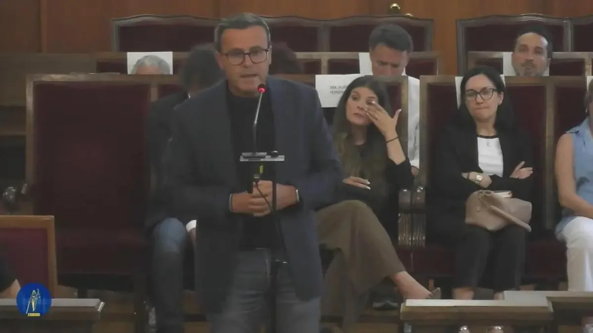 El exlíder del PSOE extremeño sostiene su inocencia ante el caso abierto.
