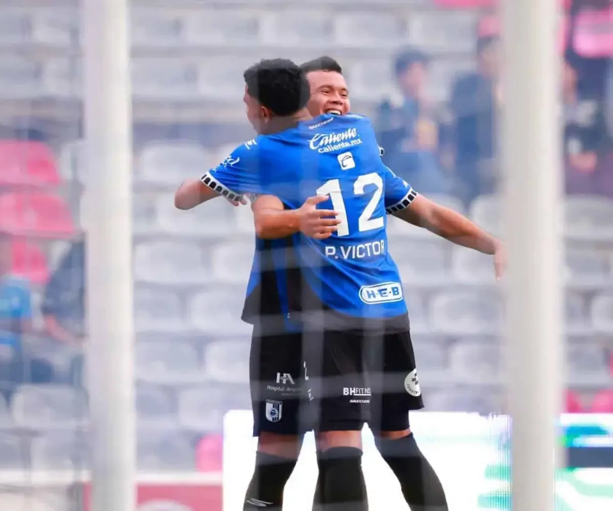Gallos de Querétaro se impone a Tigres en un partido emocionante decidido por un penalti en el tiempo de compensación.