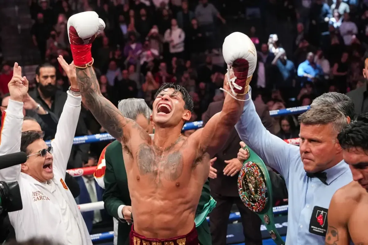 García dominó la pelea y se alza con el campeonato, reafirmando su lugar en el boxeo.