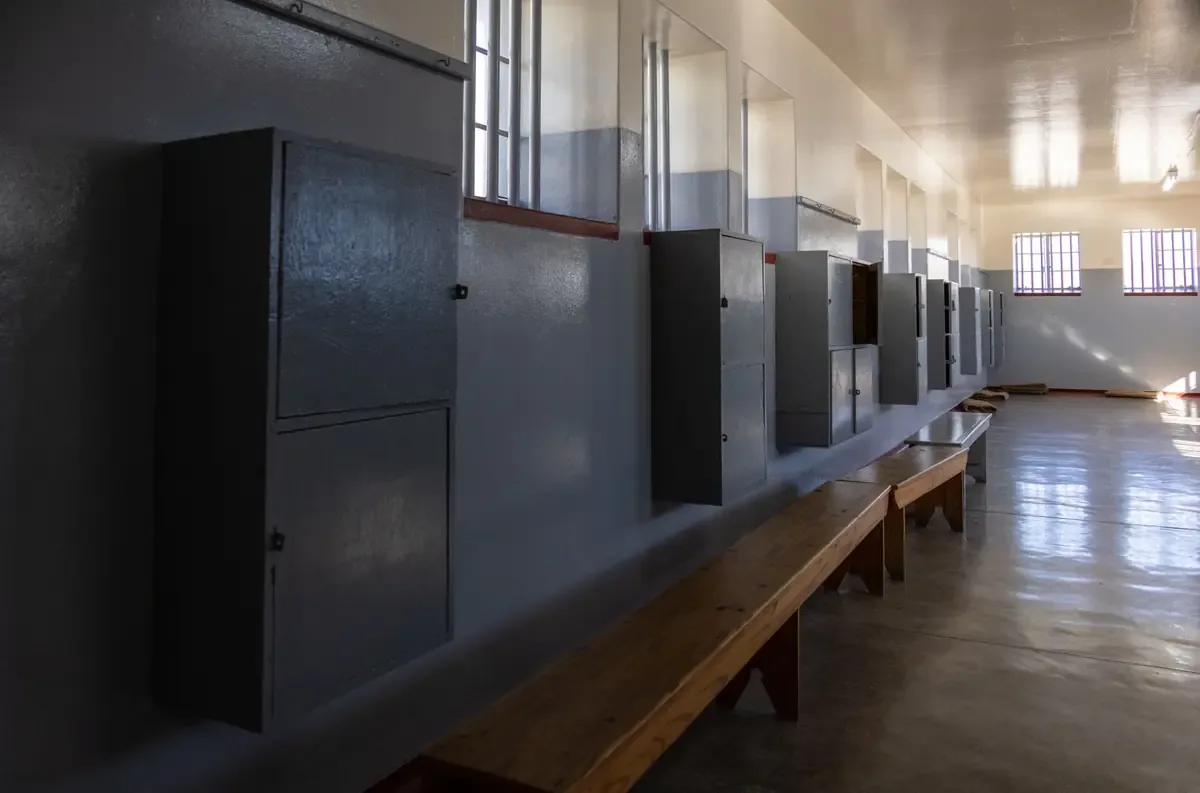 La medida busca mejorar la infraestructura penitenciaria en seis estados del país, respondiendo a la creciente demanda de espacios.