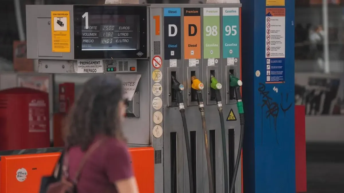 Descubre las estaciones con mejores precios de gasolina en Gran Canaria este lunes.