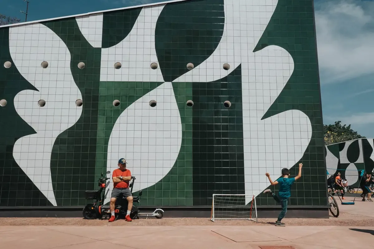 La modernización de espacios busca promover la seguridad y el deporte en la ciudad.
