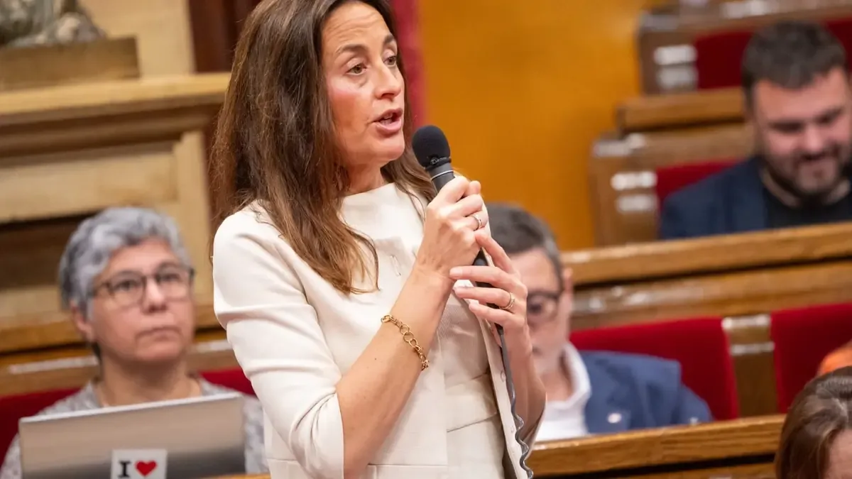 La consellera Esther Niubó se reúne con profesionales para abordar retos y preocupaciones del sistema educativo en Catalunya.