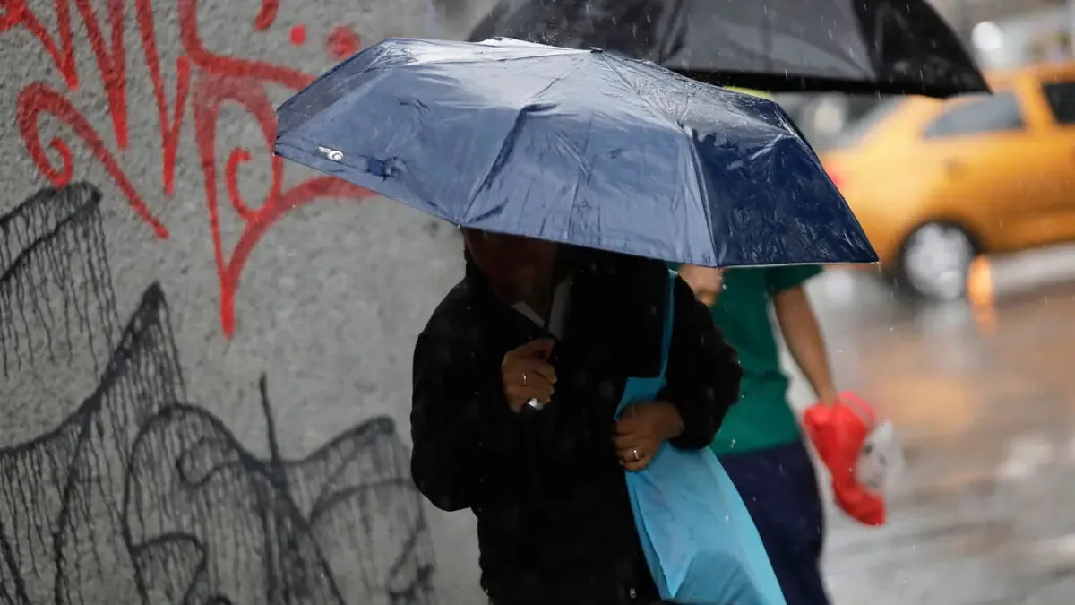 Las autoridades advierten sobre posibles descargas eléctricas y granizo en varias regiones del país.