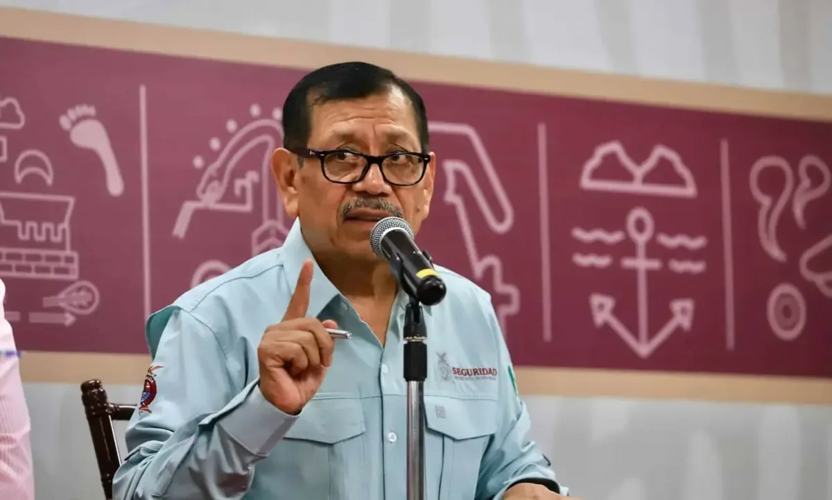 El exsecretario de Seguridad Pública de Sinaloa enfrenta cargos graves por narcotráfico y posesión de armas.