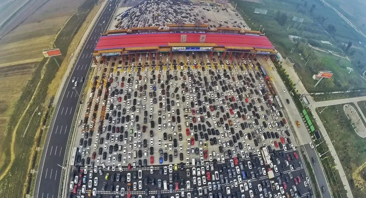 La congestión histórica revela deficiencias en la infraestructura vial y su impacto económico.