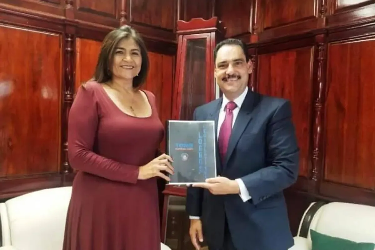 Gilberto Gutiérrez Lara, presidente estatal de Morena, discute candidaturas para 2027.