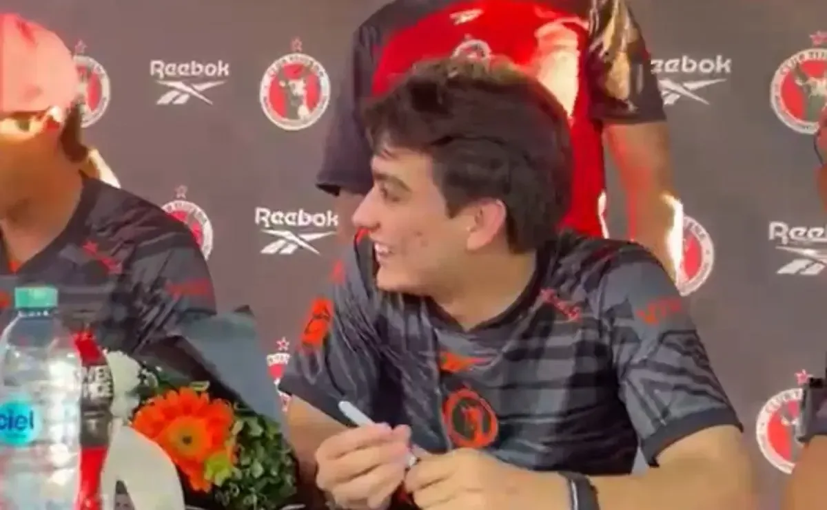 La joven promesa del futbol mexicano generó gran expectativa en su encuentro con los seguidores.