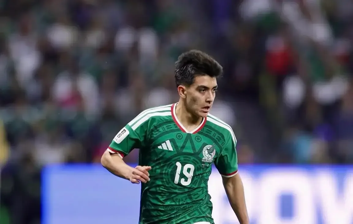 La destacada actuación de Mora en la Copa del Mundo reafirma su futuro prometedor en el fútbol.