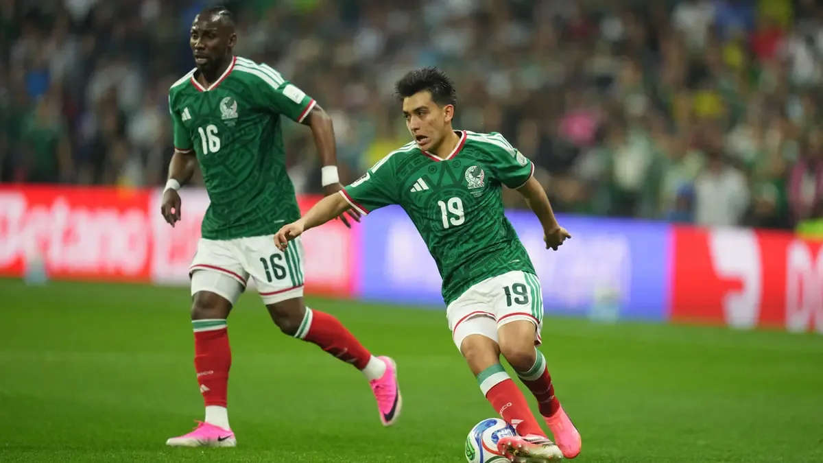 El joven futbolista celebró su graduación poco después de la eliminación de México en el Mundial 2026.