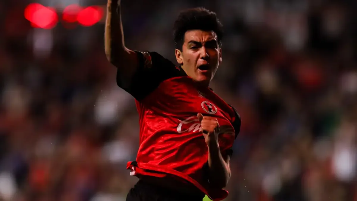 Gilberto Mora busca consolidar su carrera en Xolos mientras atrae interés europeo.