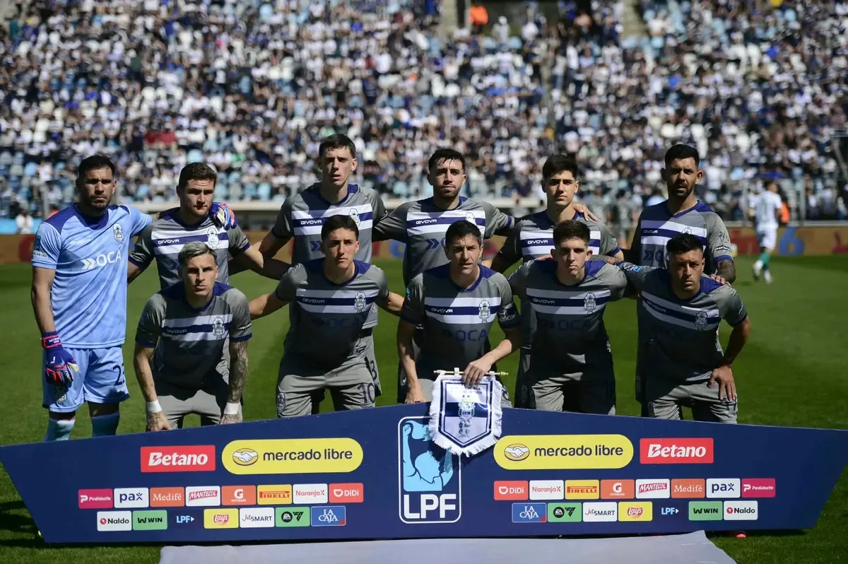 Gimnasia deja escapar la victoria en el cierre del partido contra Banfield, manteniéndose en zona de playoff.