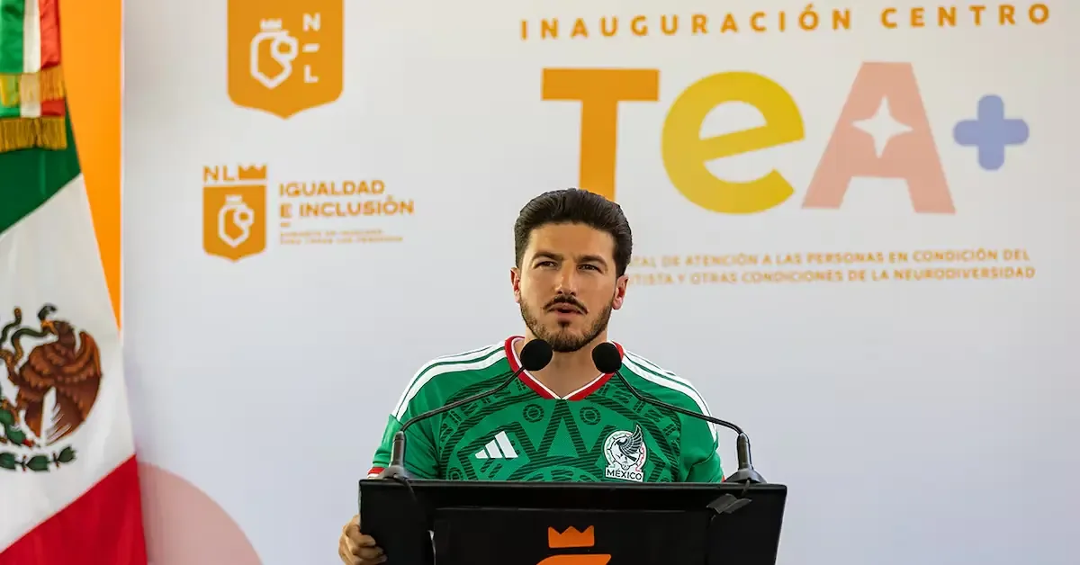 Samuel García no responde a cuestionamientos sobre el proceso legislativo en su contra por presuntas irregularidades.