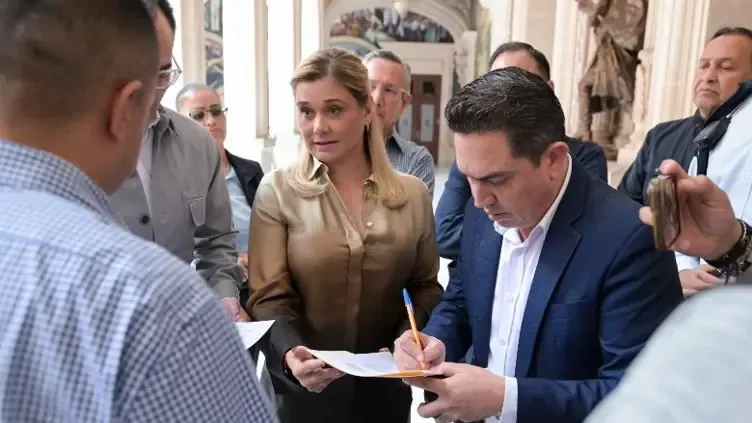 La Gobernadora Maru Campos critica la citación de la FGR como un ataque político por parte de la administración federal.