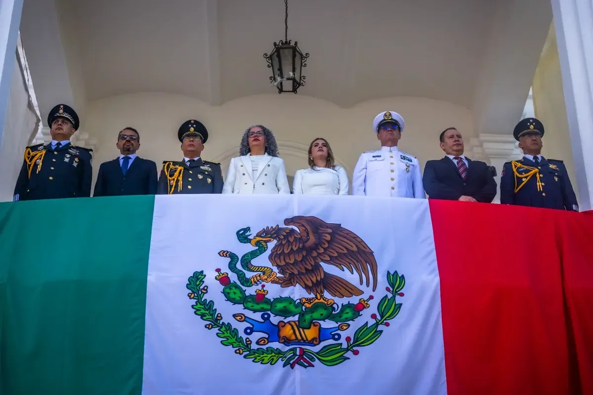 El evento atrajo a miles de asistentes que disfrutaron del despliegue militar en las calles de Culiacán.